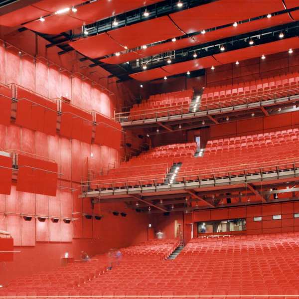 .radix | Stella | Theater am Potsdamer Platz – Akustik-Deckensegel aus Stahl/Blech furniert/gebeizt und Wandverkleidung Fermacell an Stahlrahmen, mit Brandschutz .radix | Stella | Theater am Potsdamer Platz – Akustik-Deckensegel aus Stahl/Blech furniert/gebeizt und Wandverkleidung Fermacell an Stahlrahmen, mit Brandschutz 1