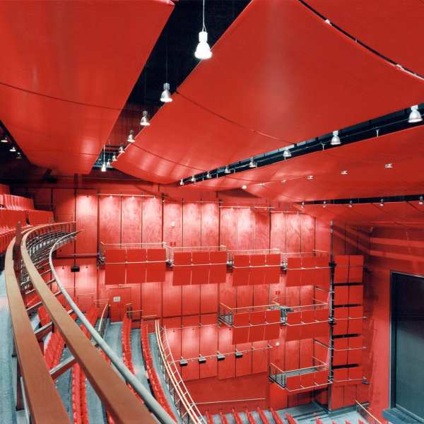 .radix | Stella | Theater am Potsdamer Platz – Akustik-Deckensegel aus Stahl/Blech furniert/gebeizt und Wandverkleidung Fermacell an Stahlrahmen, mit Brandschutz .radix | Stella | Theater am Potsdamer Platz – Akustik-Deckensegel aus Stahl/Blech furniert/gebeizt und Wandverkleidung Fermacell an Stahlrahmen, mit Brandschutz 3