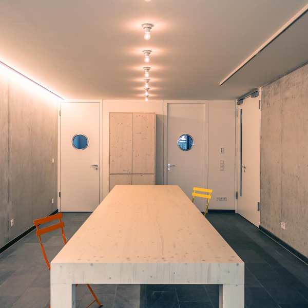 .radix | Boarding House | Einrichtung – Dekorspanplatte, multiplex weiß, Nußbaum furniert .radix | Boarding House | Einrichtung – Dekorspanplatte, multiplex weiß, Nußbaum furniert 8