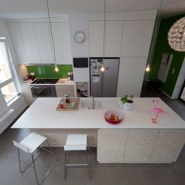 .radix | Kre9 | Küche mit Mittelinsel in Seekiefer gebeizt und lackiert .radix | Kre9 | Küche mit Mittelinsel in Seekiefer gebeizt und lackiert 2