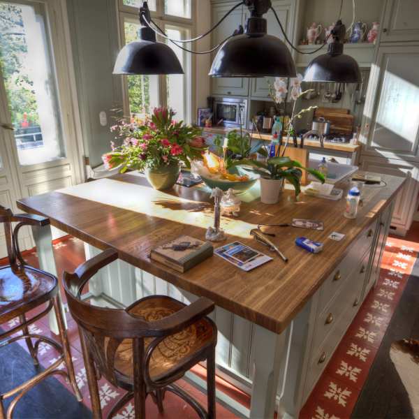 .radix | St22 | Wohnküche im Landhausstil in Eiche massiv, Fronten lackiert .radix | St22 | Wohnküche im Landhausstil in Eiche massiv, Fronten lackiert 3