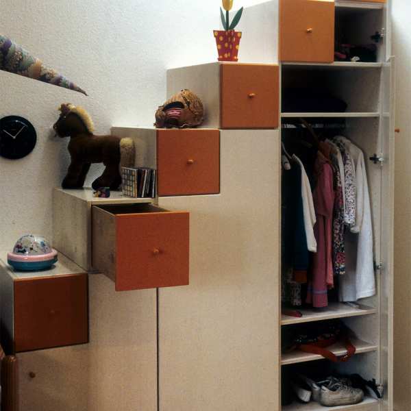 .radix | Ts12 | Schranktreppe zum Kinderzimmer aus Fichte massiv lasiert/lackiert .radix | Ts12 | Schranktreppe zum Kinderzimmer aus Fichte massiv lasiert/lackiert 1